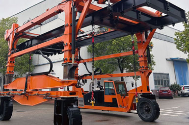 4-wheels-container-straddle-carrier-crane