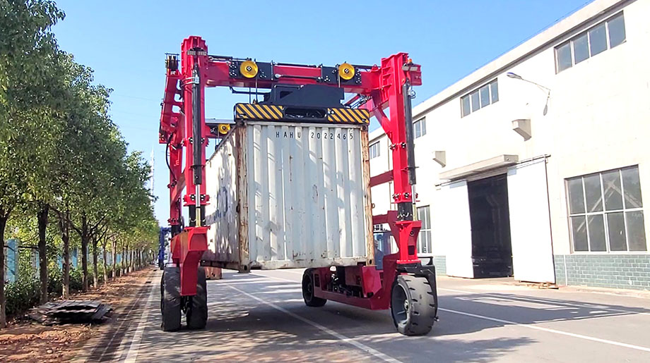 Container Straddle Carrier