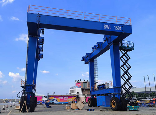 Boat Lifting Gantry Crane