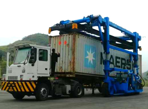 Container Straddle Carrier