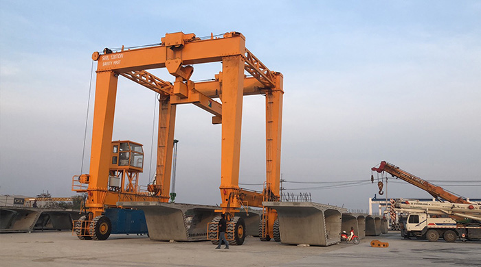 Rubber Tyre Gantry Crane